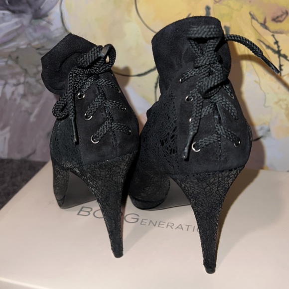 🔥🔥BCBG HEELS 👠 - Picture 4 of 6